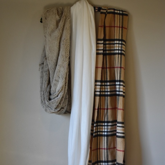 LOT!!! Scarf lot - Picture 1 of 3